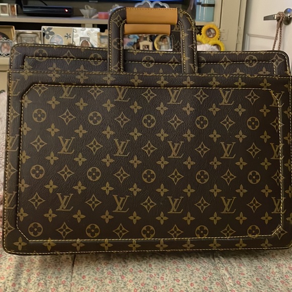 Louis Vuitton Briefcase (VINTAGE) and so Beautiful in almost perfect condition. - Picture 2 of 16